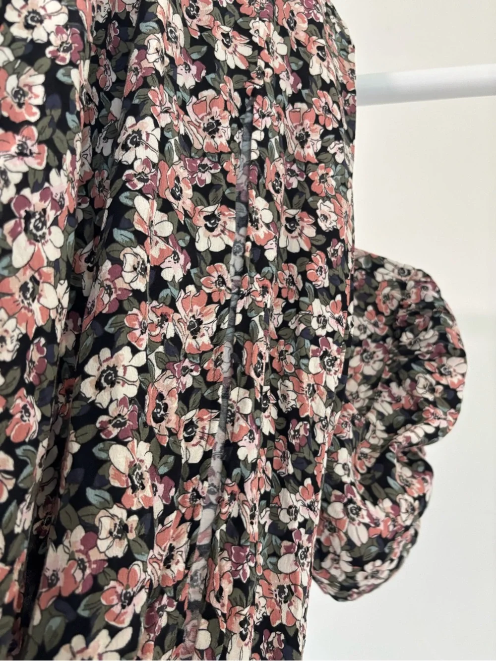 Abercrombie & Fitch Black Floral Puff-Sleeve Maxi Dress size small